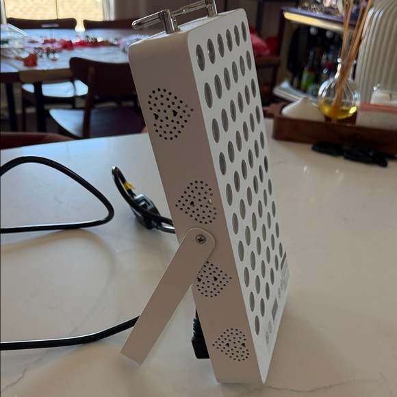 LED Light Therapy Panel - Picture 2 of 3